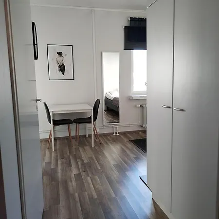 Väinö 16 *